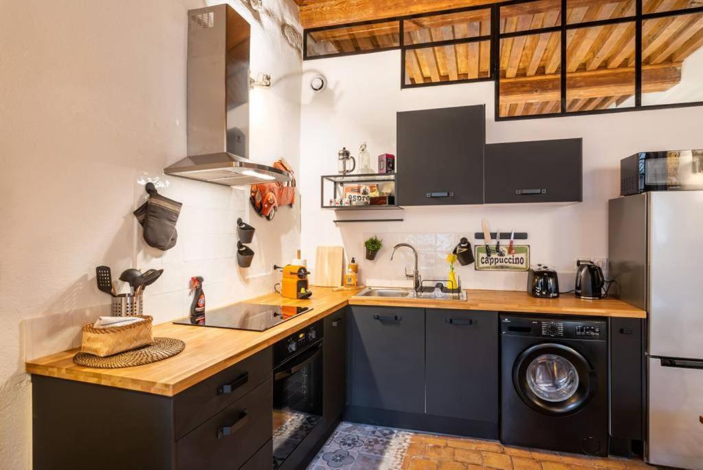 Lugdunum At The Heart Of The Old Lyon Ail Apartment Bagian luar foto